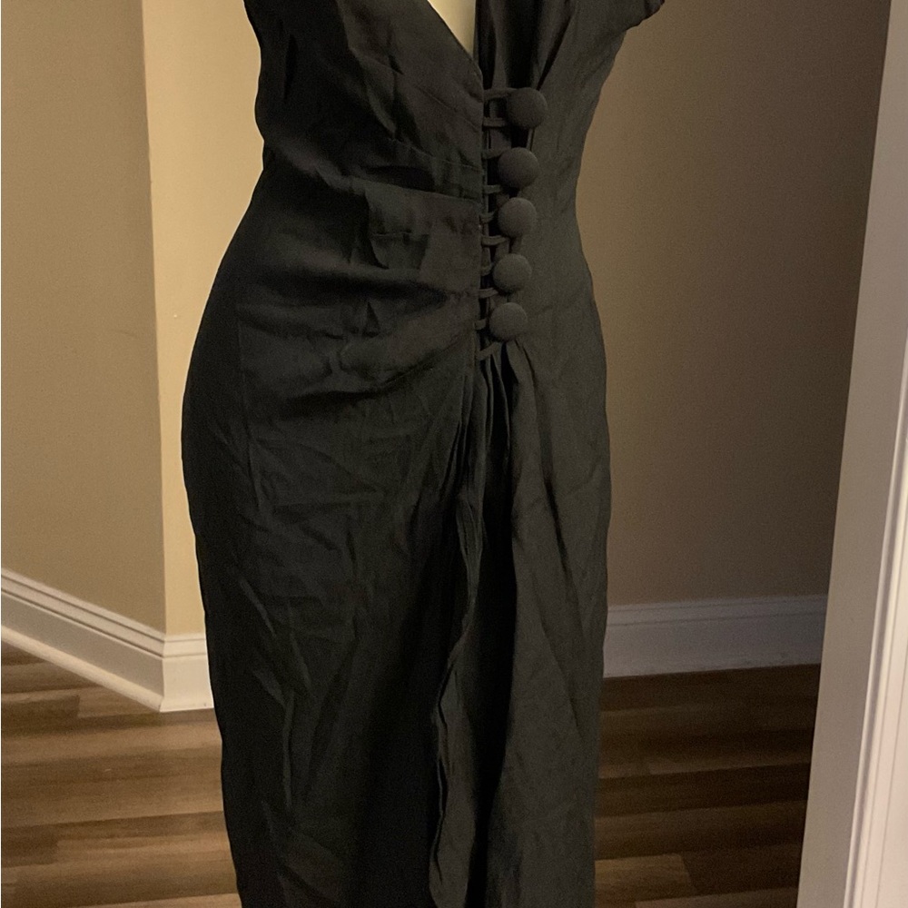 Chic Black Strapless Dress with Button Detail